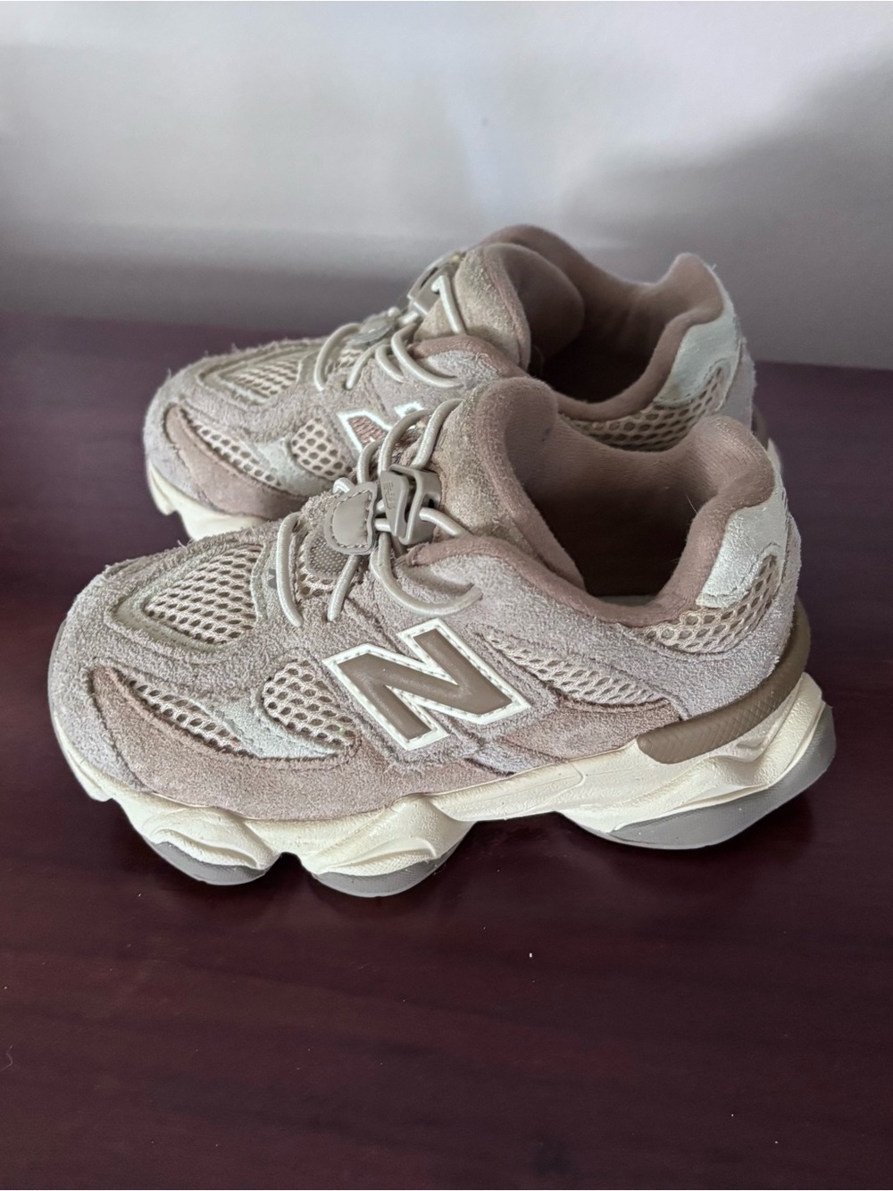 New Balance toddler Taupe and sand Mesh & Suede Sneakers size 8.5 euc - Picture 4 of 8